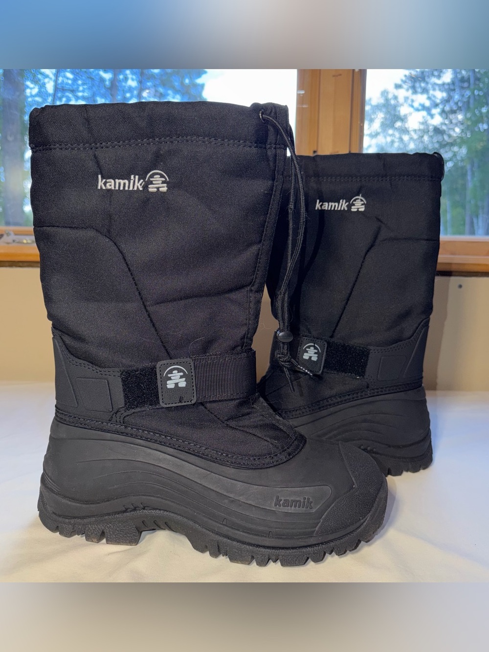 Kamik Men’s Black Insulated Snow Boots with Drawcord